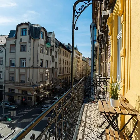 Terrace Vuvu - With Balcony In The Heart Of Daire *