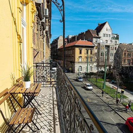 Daire Terrace Vuvu - With Balcony In The Heart Of