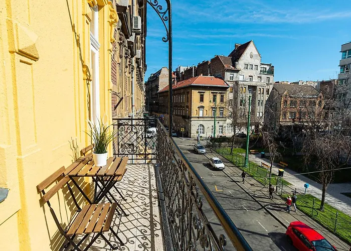 아파트 Terrace Vuvu - With Balcony In The Heart Of